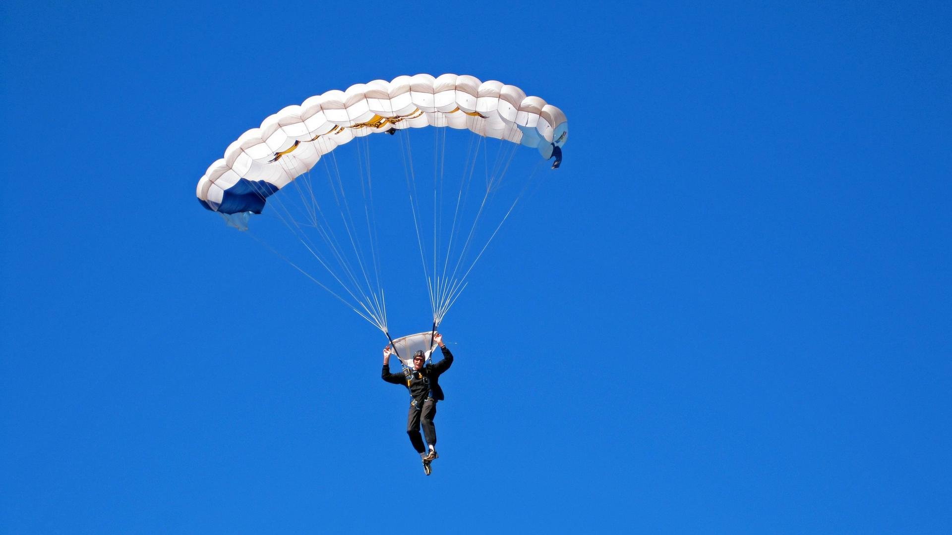 开运体育电脑版-《英雄联盟》RED COOKIES战队正式签约，实力再升级，red是那个战队